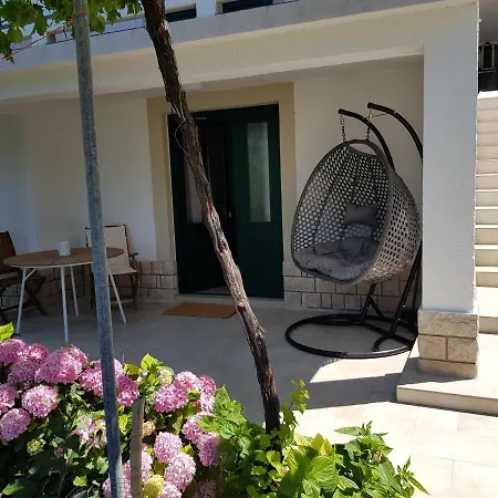 Apartman House Niva *