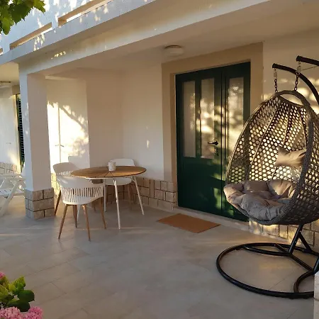 House Niva * Supetarska Draga