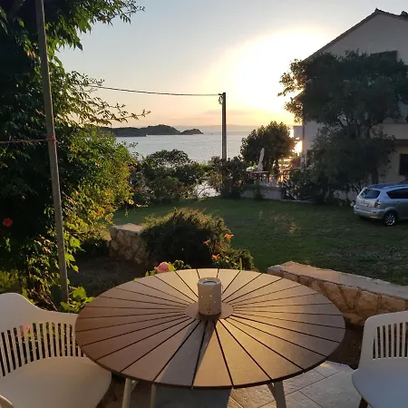 House Niva * Supetarska Draga
