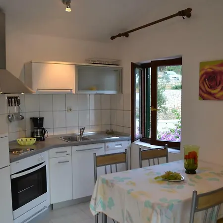 House Niva Apartmán Supetarska Draga